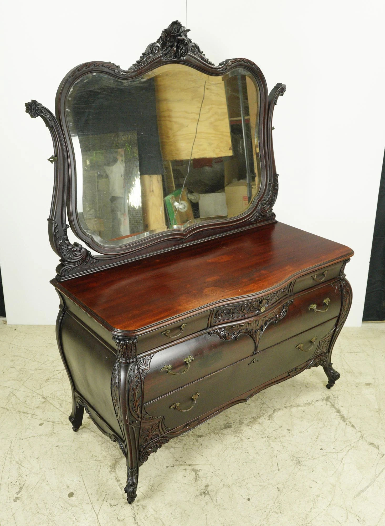 French Provincial 5 Drawer Beveled Mirror Mahogany Dresser 16 French Provincial 5 Drawer Beveled Mirror Mahogany Dresser - Image 14