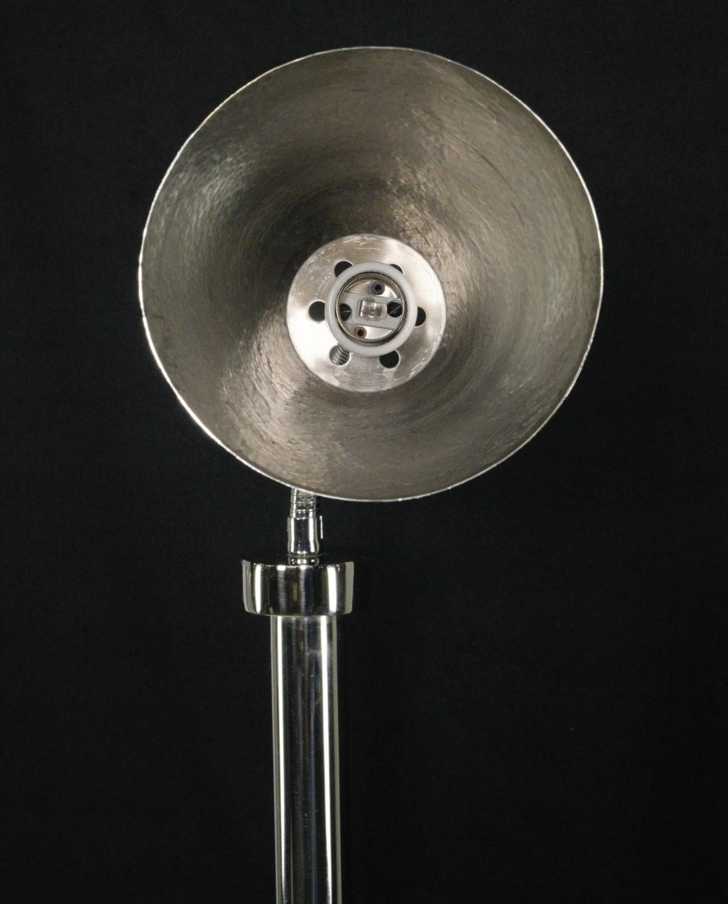 D.W Haber & Son Waldorf Astoria Hammered Stainless Steel Food Heat Lamp 8 D.W Haber & Son Waldorf Astoria Hammered Stainless Steel Food Heat Lamp - Image 6