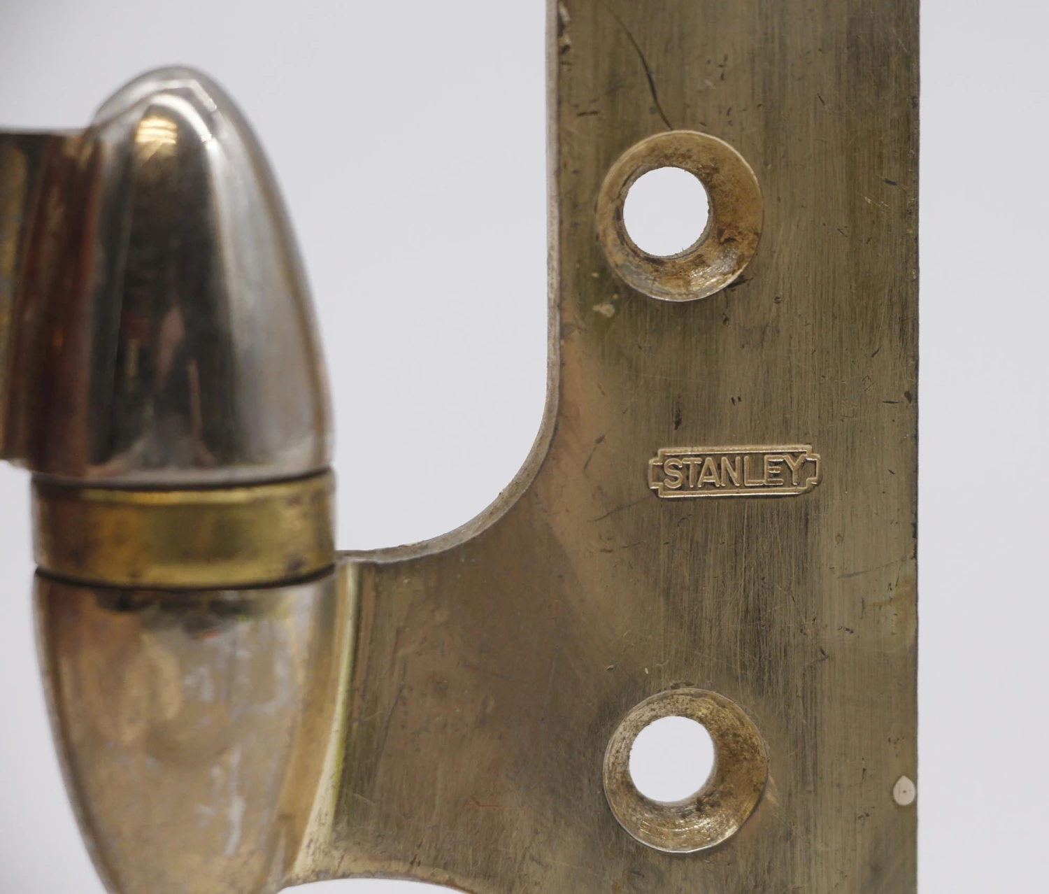 Stanley Polished Brass Right 6 X 4.5 Olive Door Hinge 7 Stanley Polished Brass Right 6 X 4.5 Olive Door Hinge - Image 5