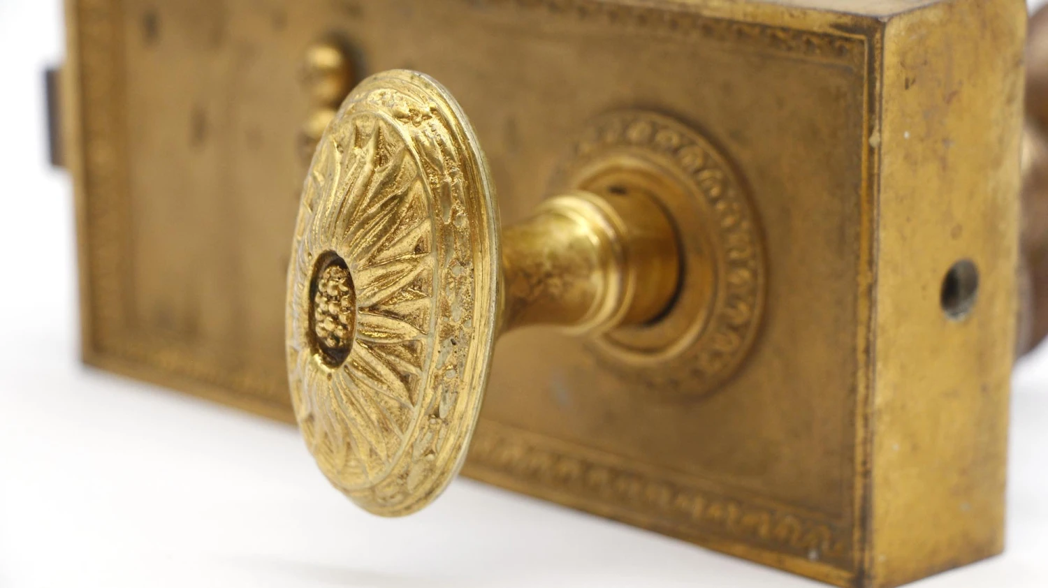 Antique Ornate Solid Brass Russwin Right Door Rim Lock & Oval Knob Set 7 Antique Ornate Solid Brass Russwin Right Door Rim Lock & Oval Knob Set - Image 5