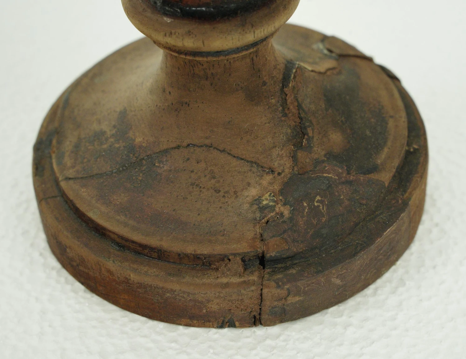 Reclaimed Hand Carved Acanthus Leaf Pine Finial 9 Reclaimed Hand Carved Acanthus Leaf Pine Finial - Image 7