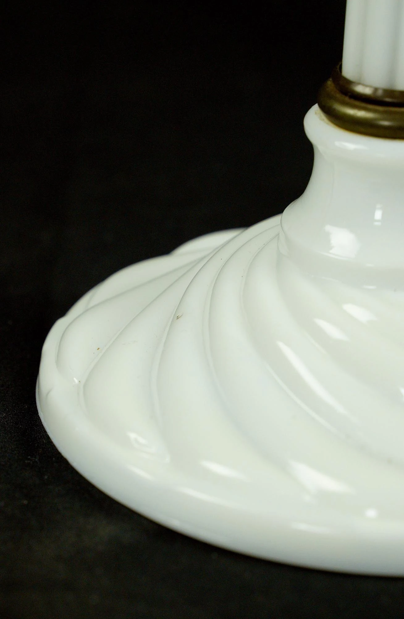 Vintage White Porcelain Table Lamp 9 Vintage White Porcelain Table Lamp - Image 7