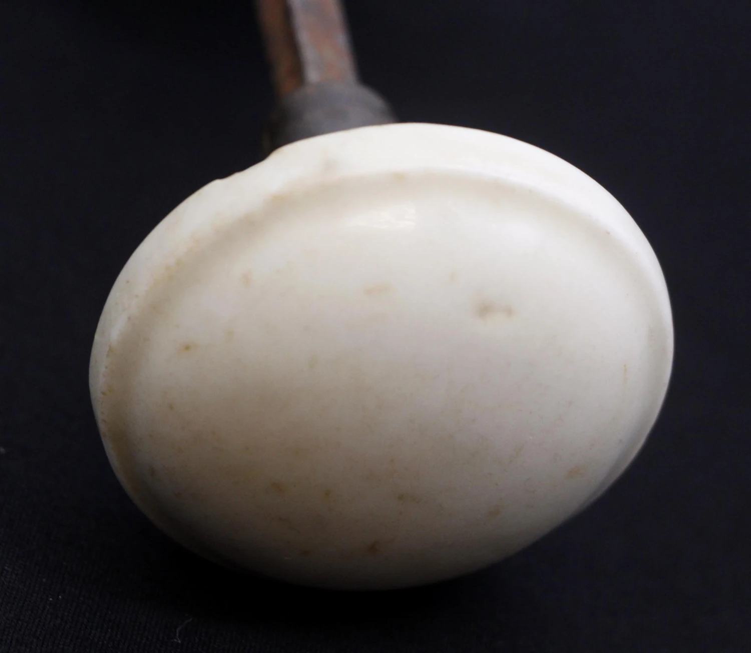 Pair Of White Ceramic Door Knobs With Cast Iron Shanks 7 Pair Of White Ceramic Door Knobs With Cast Iron Shanks - Image 5