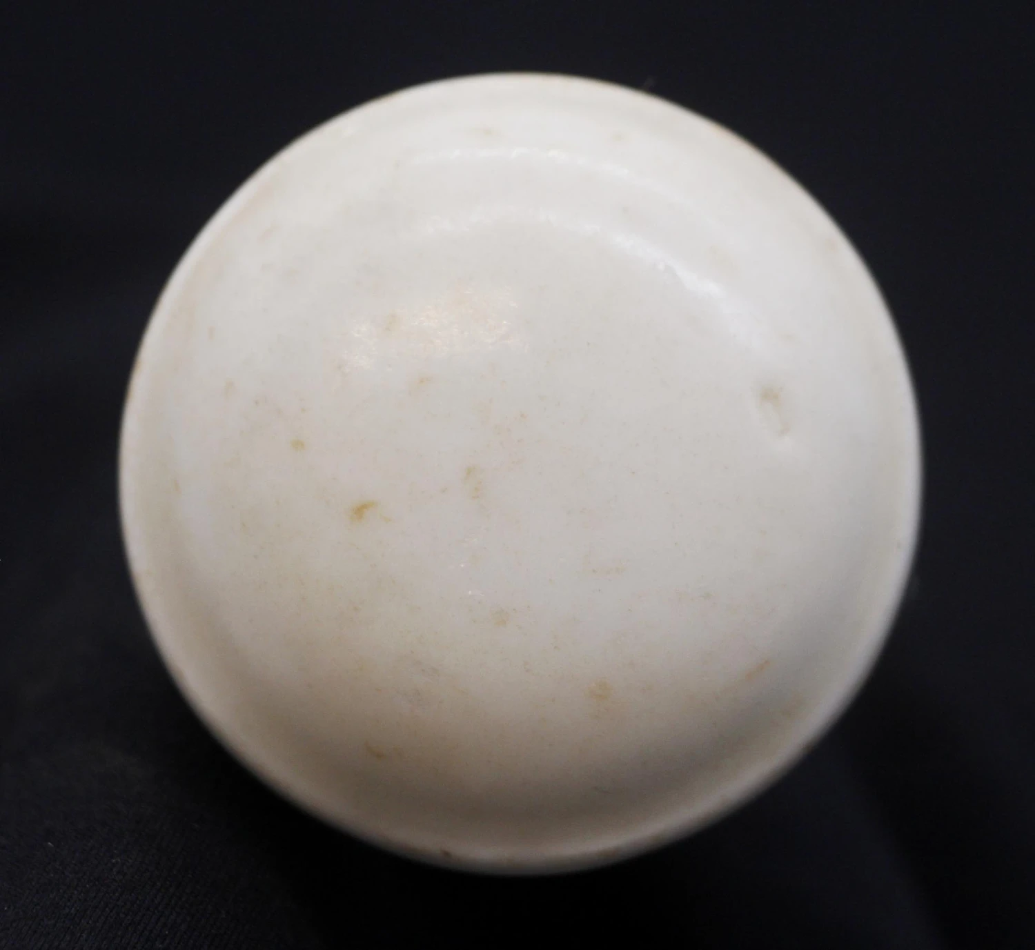 Pair Of White Ceramic Door Knobs With Cast Iron Shanks 8 Pair Of White Ceramic Door Knobs With Cast Iron Shanks - Image 6