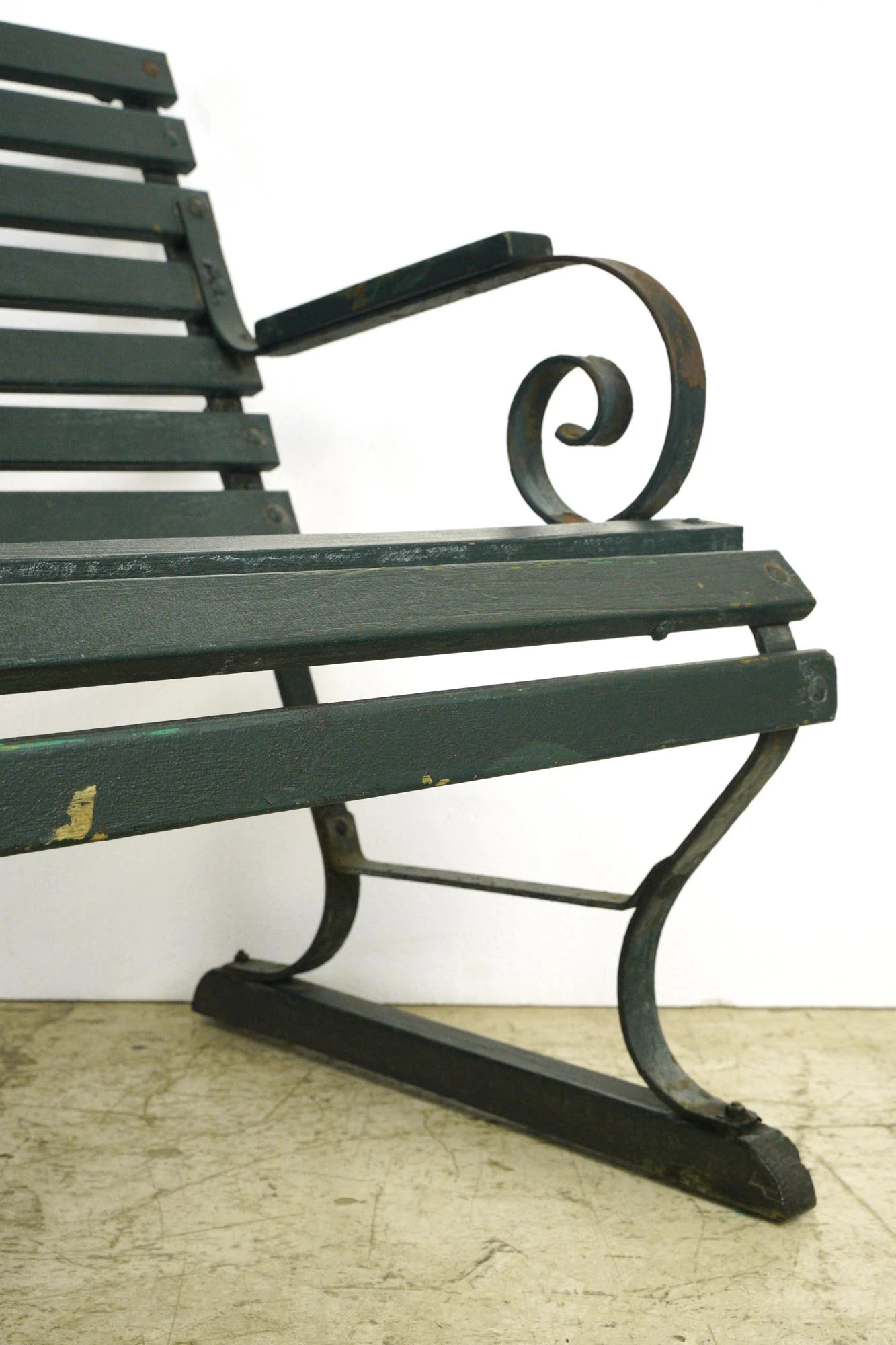 Belmont Park Horse Racetrack Green Oak & Iron Outdoor Bench 6 Belmont Park Horse Racetrack Green Oak & Iron Outdoor Bench - Image 4