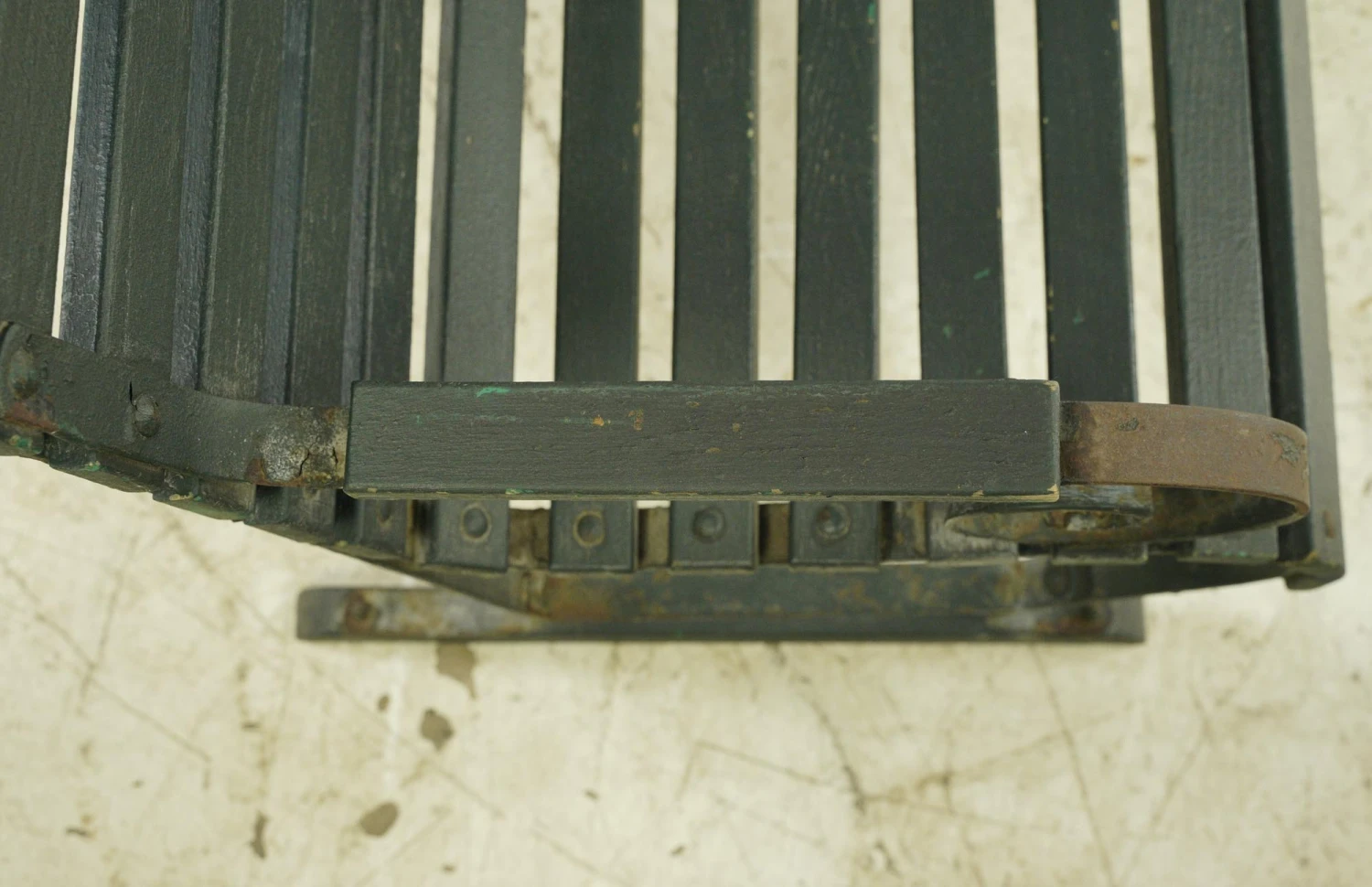 Belmont Park Horse Racetrack Green Oak & Iron Outdoor Bench 9 Belmont Park Horse Racetrack Green Oak & Iron Outdoor Bench - Image 7