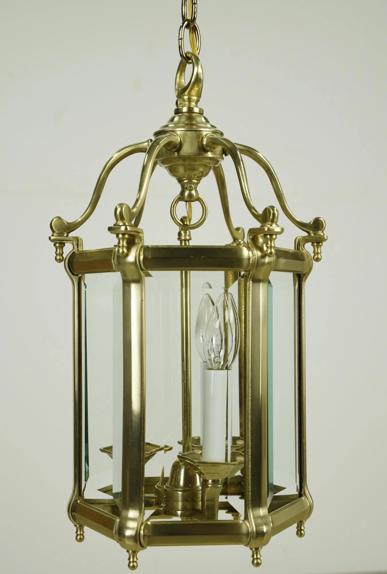 Regency Hexagonal Polished Brass Beveled Glass Lantern Pendant Light 7 Regency Hexagonal Polished Brass Beveled Glass Lantern Pendant Light - Image 5