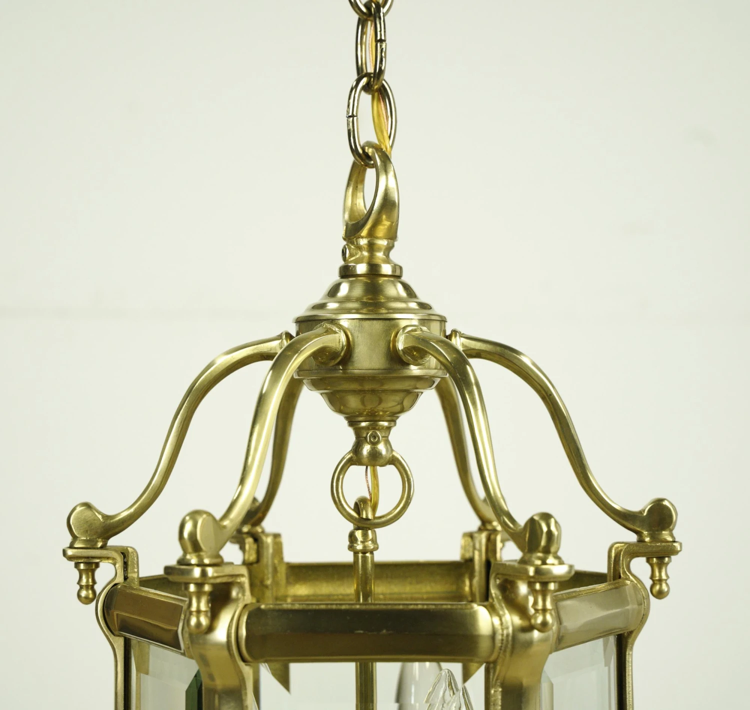 Regency Hexagonal Polished Brass Beveled Glass Lantern Pendant Light 8 Regency Hexagonal Polished Brass Beveled Glass Lantern Pendant Light - Image 6