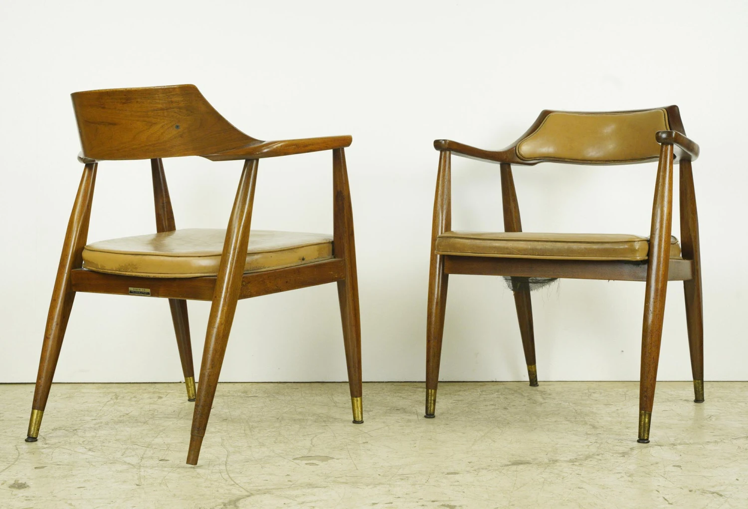 Pair Of Mid Century Dubin Chestnut Brown Leather Armchairs 6 Pair Of Mid Century Dubin Chestnut Brown Leather Armchairs - Image 4