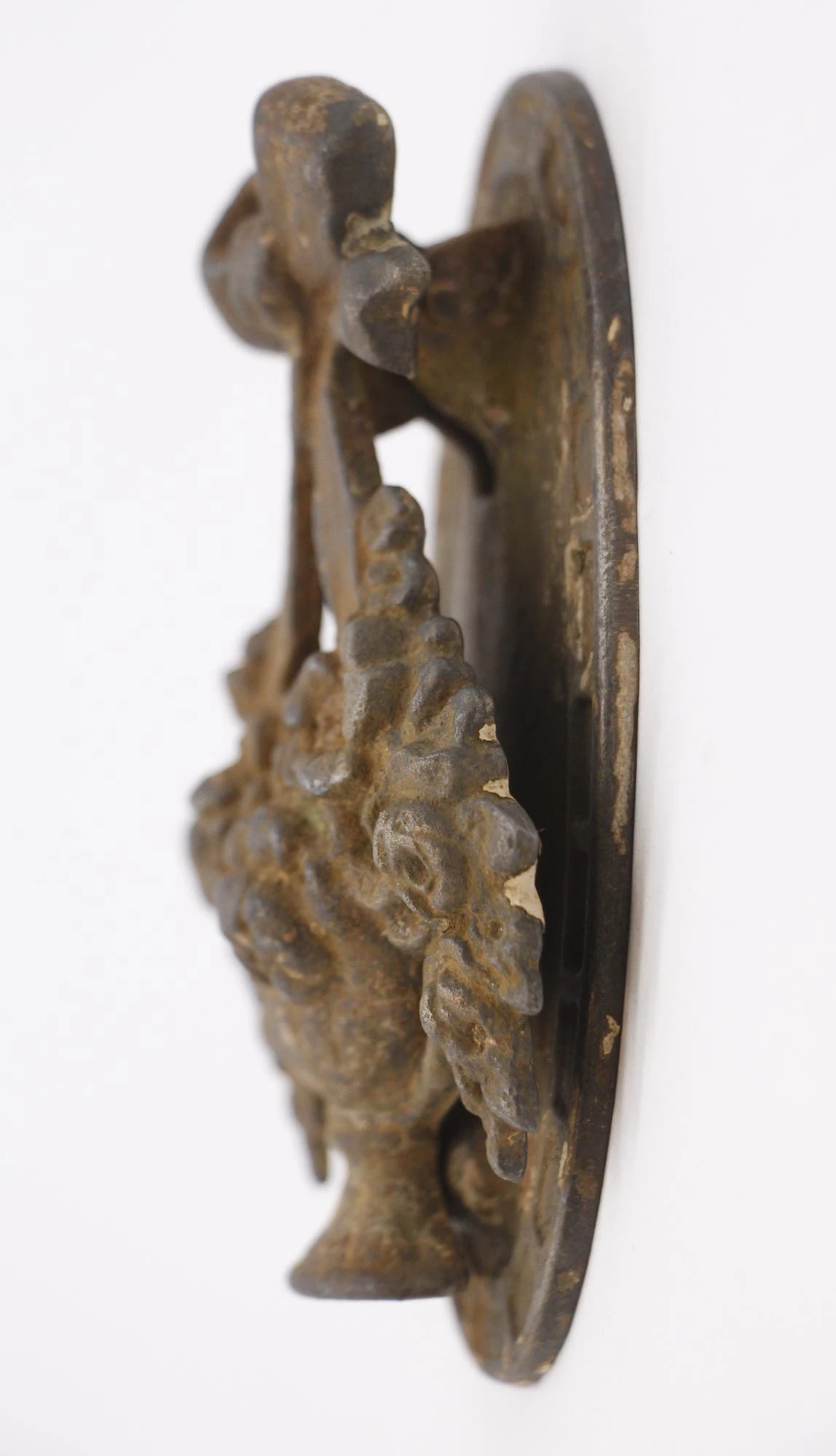 Antique Oval Cast Iron Floral Basket Motif Door Knocker 8 Antique Oval Cast Iron Floral Basket Motif Door Knocker - Image 6