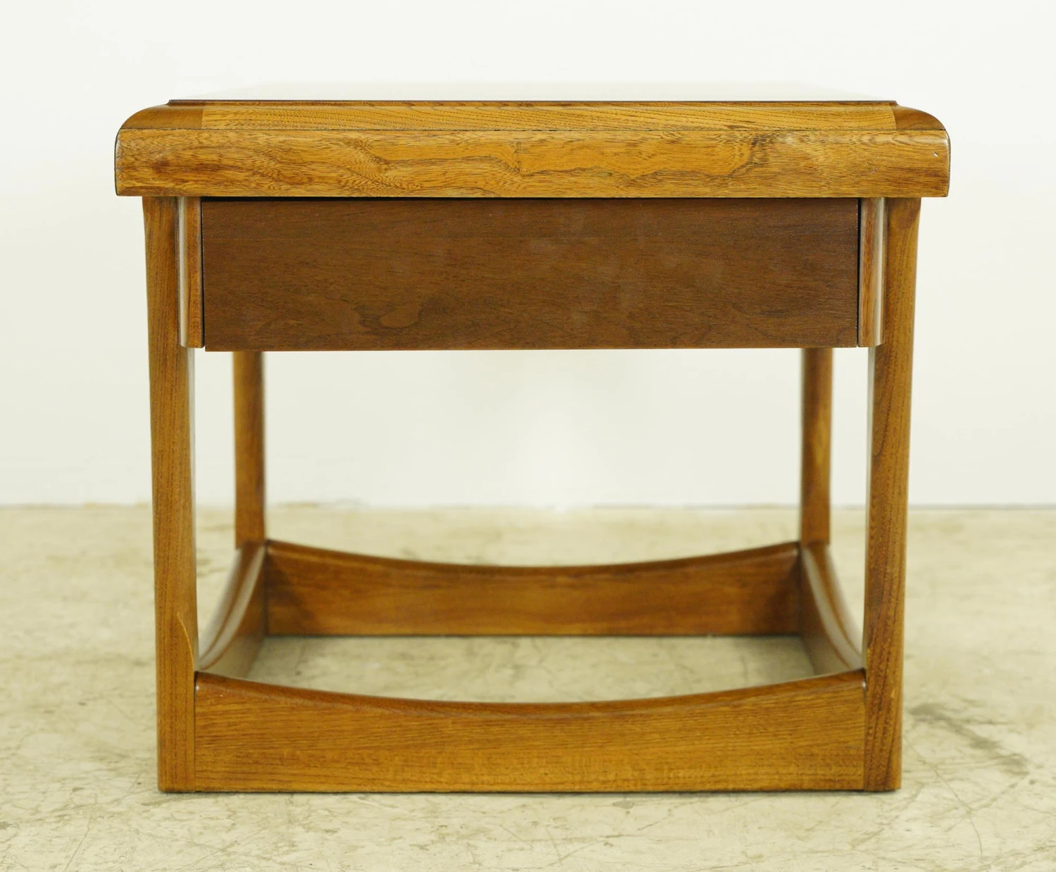 Pair Of Mid Century Walnut End Tables By Lane Furniture 12 Pair Of Mid Century Walnut End Tables By Lane Furniture - Image 10