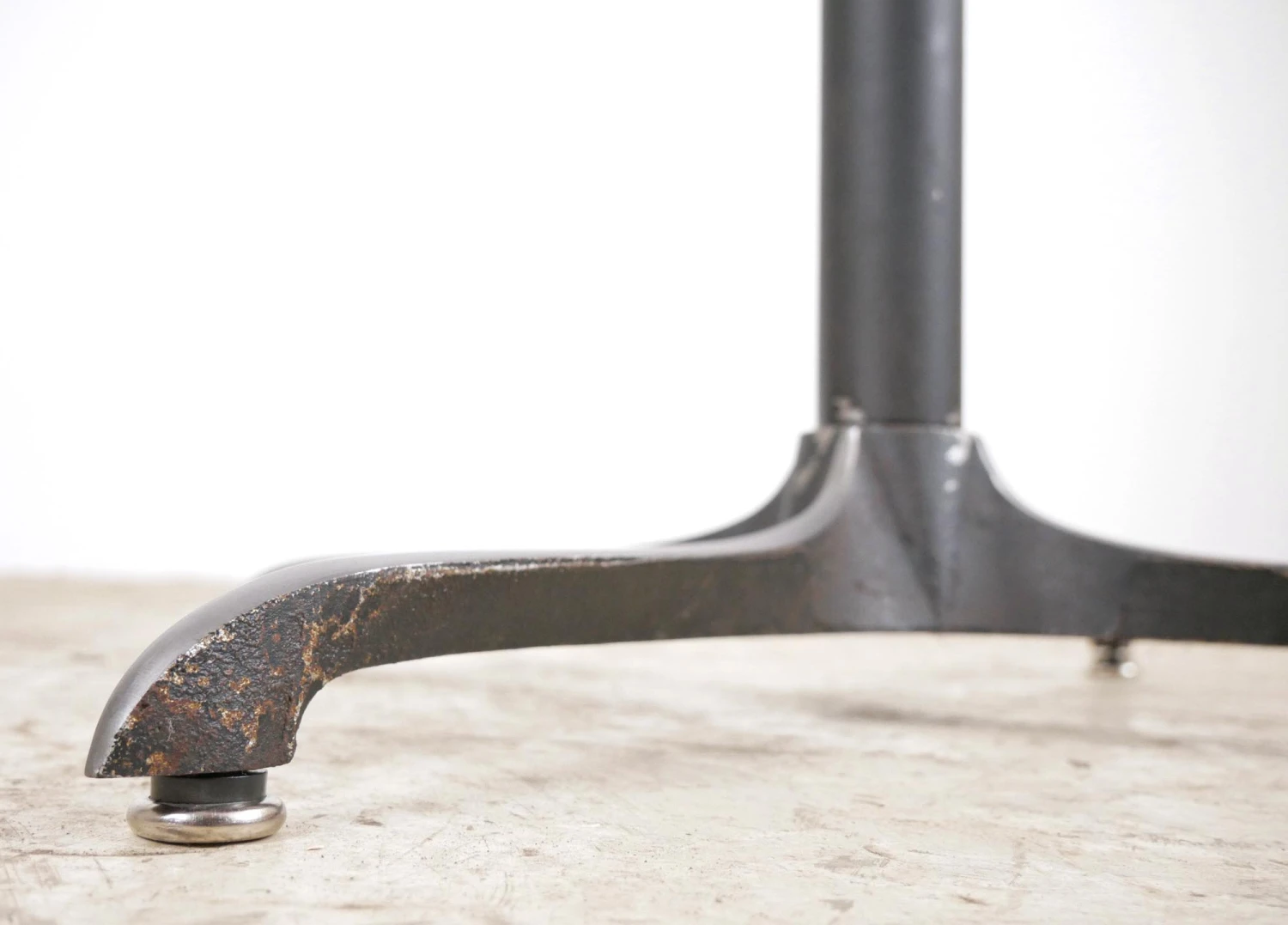 Handcrafted 33 In. Live Edge Mahogany Wafer Steel Bistro Table 8 Handcrafted 33 In. Live Edge Mahogany Wafer Steel Bistro Table - Image 6