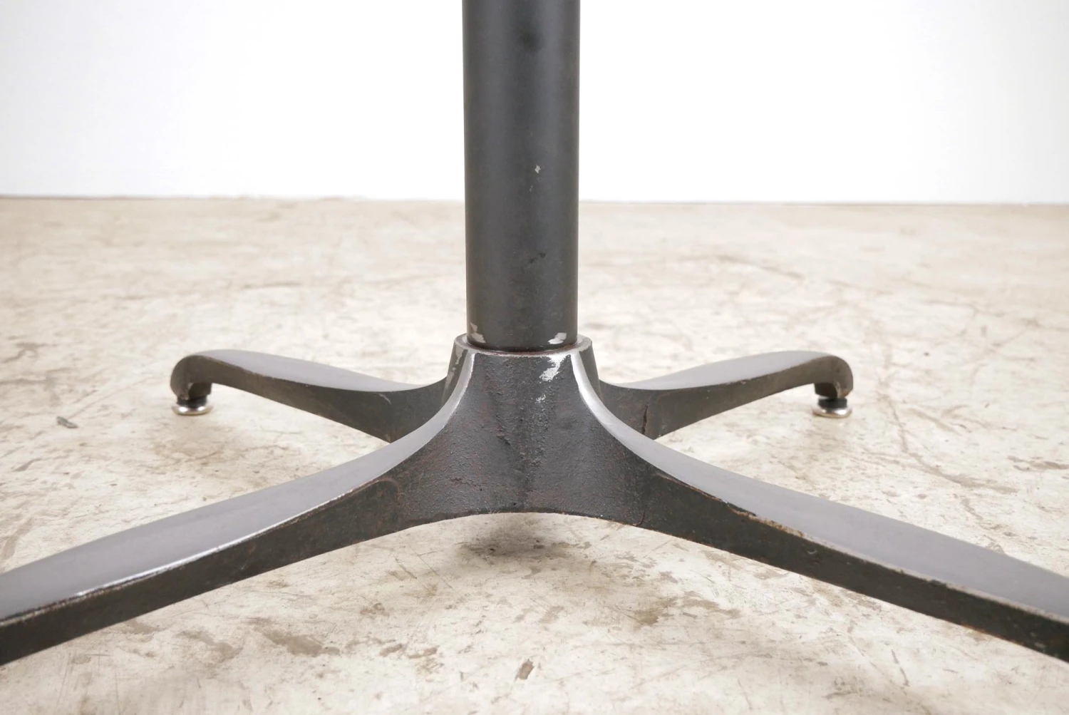 Handcrafted 33 In. Live Edge Mahogany Wafer Steel Bistro Table 9 Handcrafted 33 In. Live Edge Mahogany Wafer Steel Bistro Table - Image 7