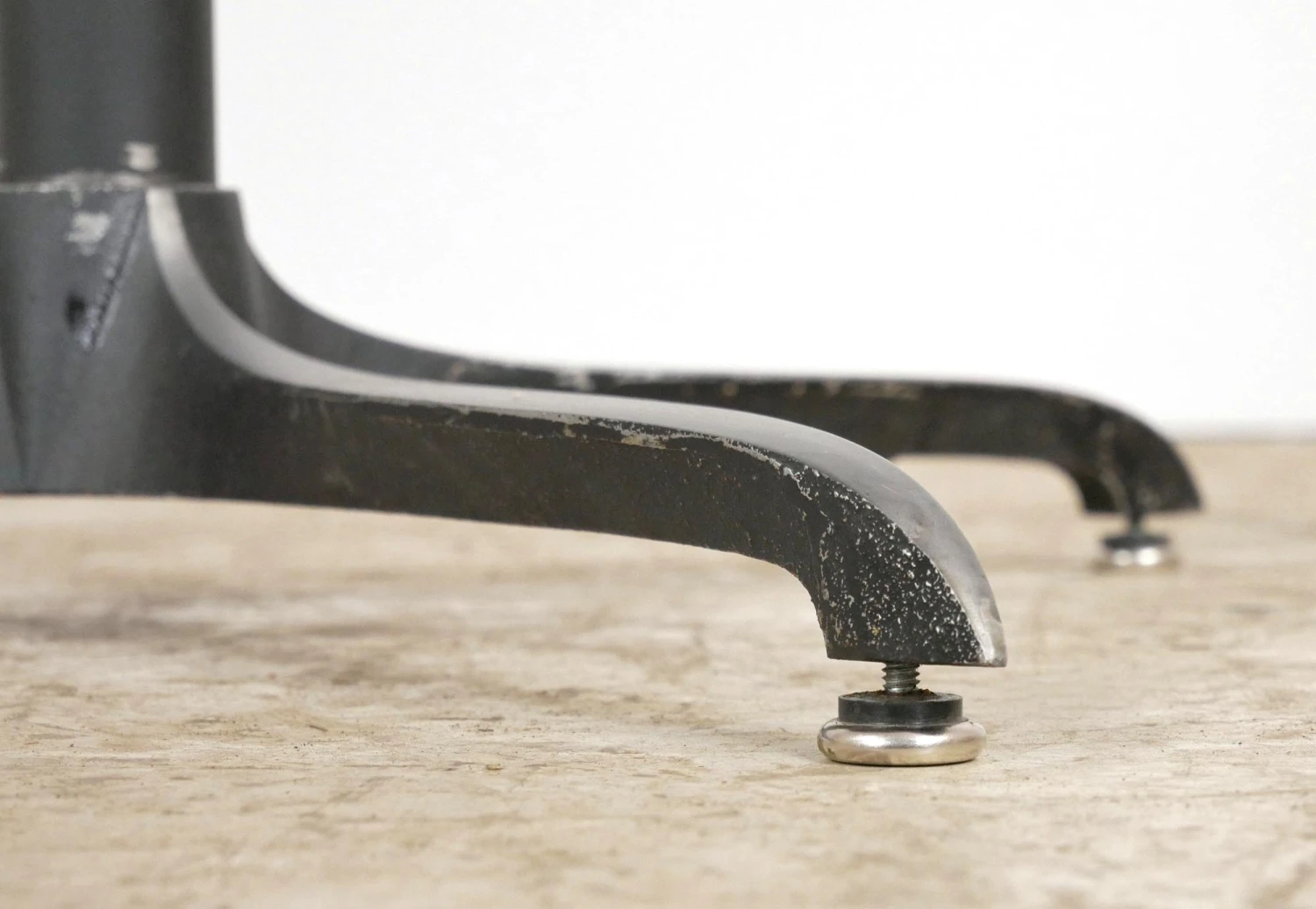 Handcrafted 25 In. Live Edge Mahogany Wafer Steel Bistro Table 7 Handcrafted 25 In. Live Edge Mahogany Wafer Steel Bistro Table - Image 5