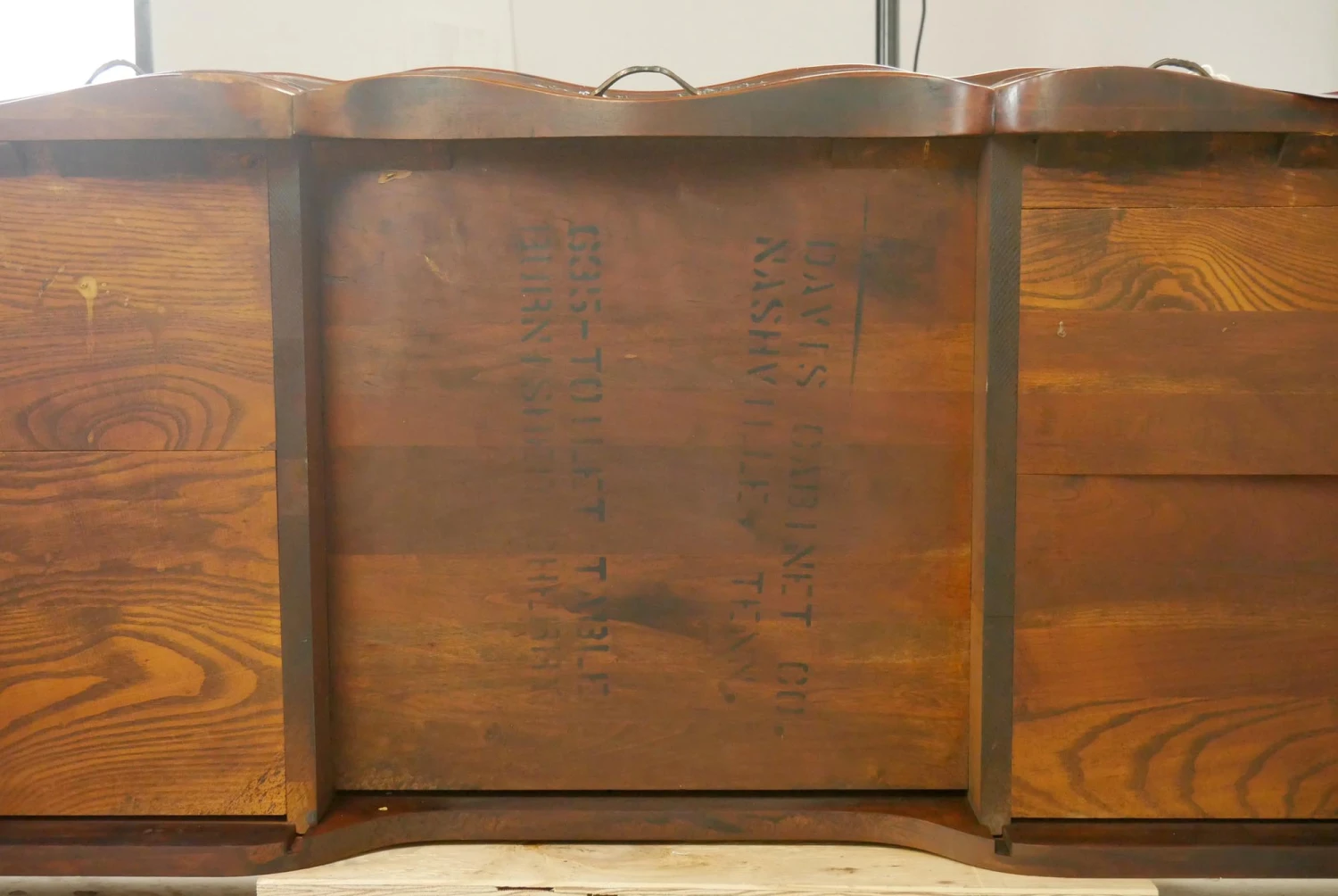 French Provincial Solid Cherry Writing Desk Vanity Table 12 French Provincial Solid Cherry Writing Desk Vanity Table - Image 10