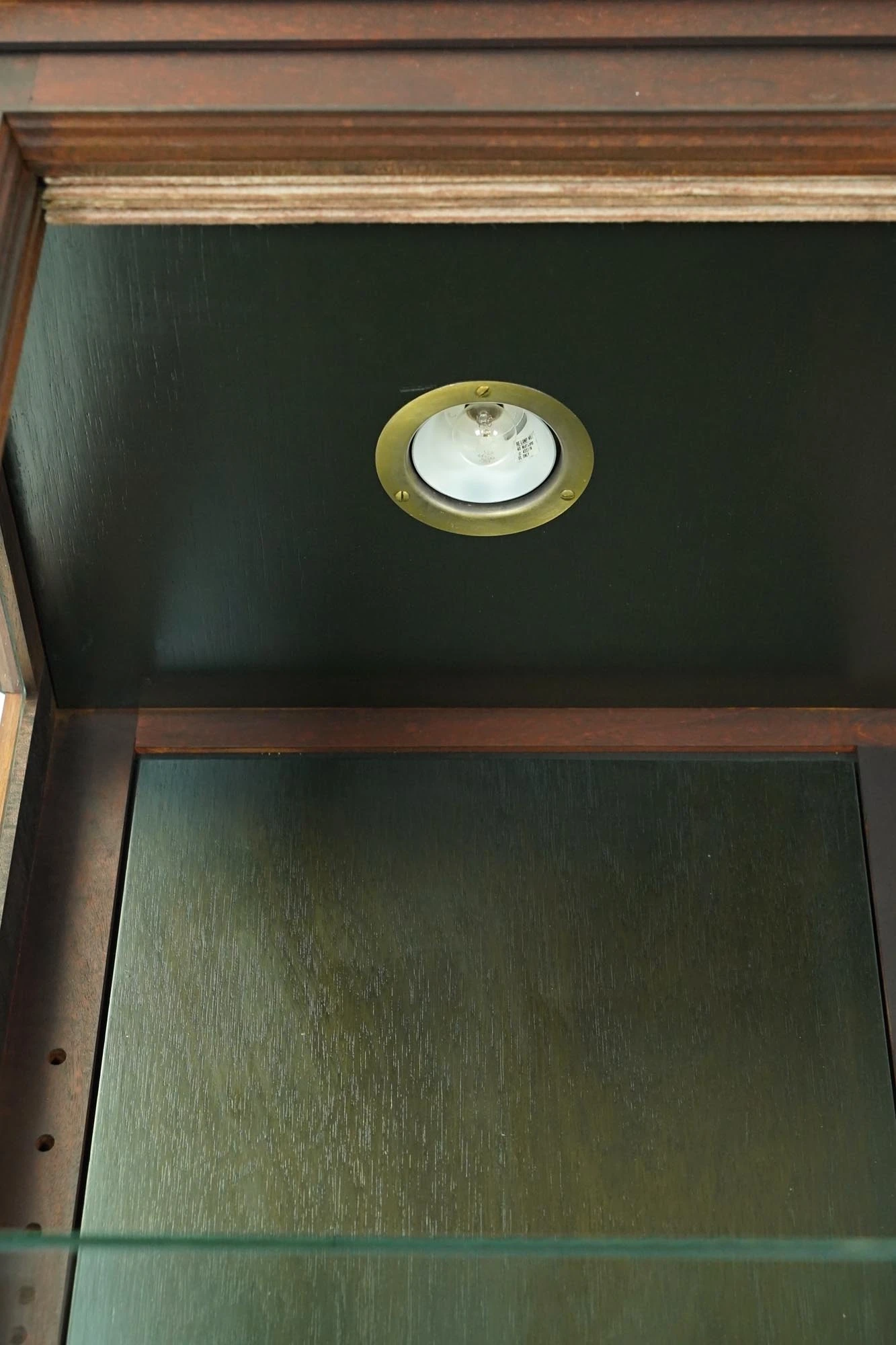 1970s Mahogany Display Case Cabinet With Glass Shelves 6 1970s Mahogany Display Case Cabinet With Glass Shelves - Image 4