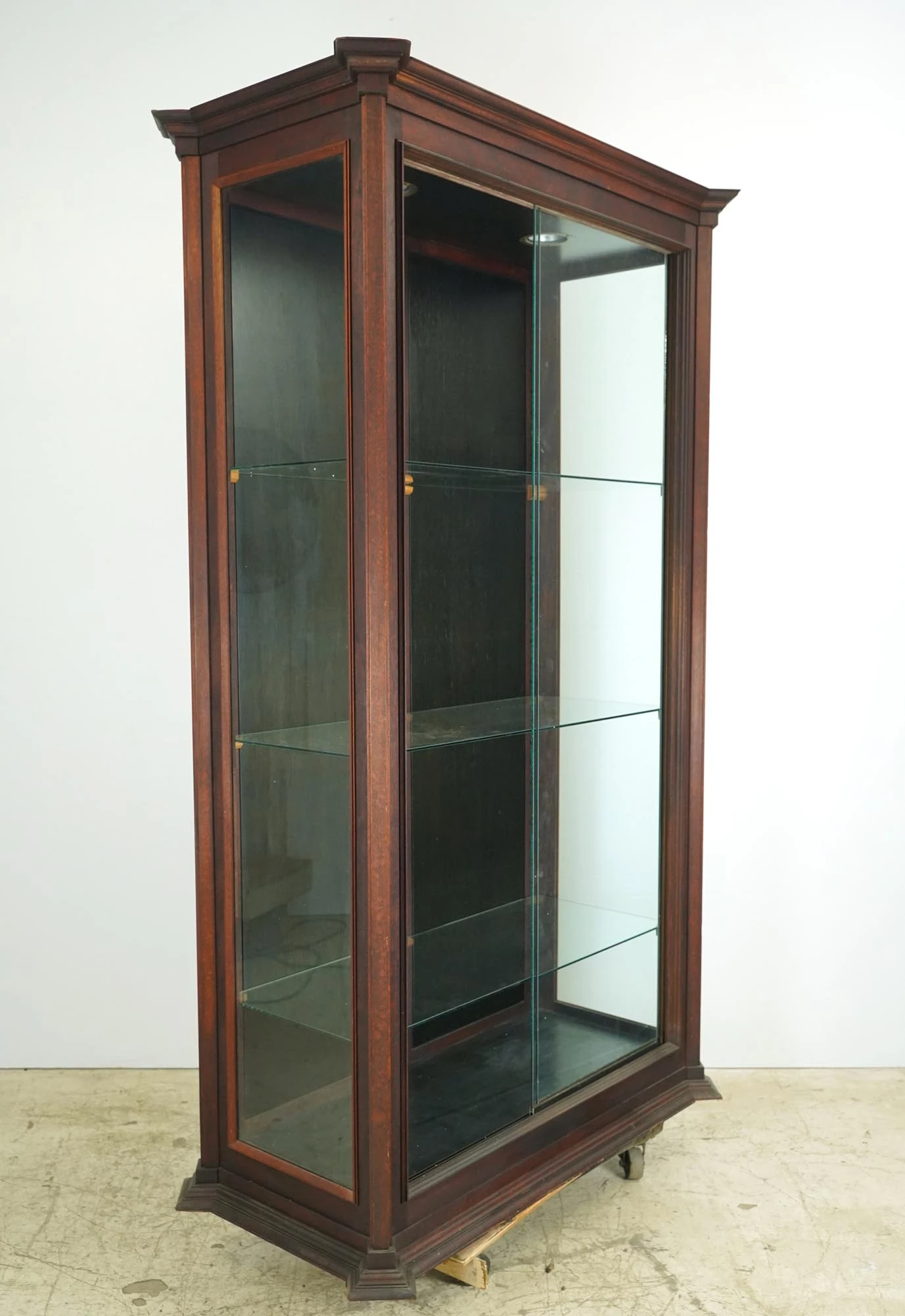 1970s Mahogany Display Case Cabinet With Glass Shelves 10 1970s Mahogany Display Case Cabinet With Glass Shelves - Image 8