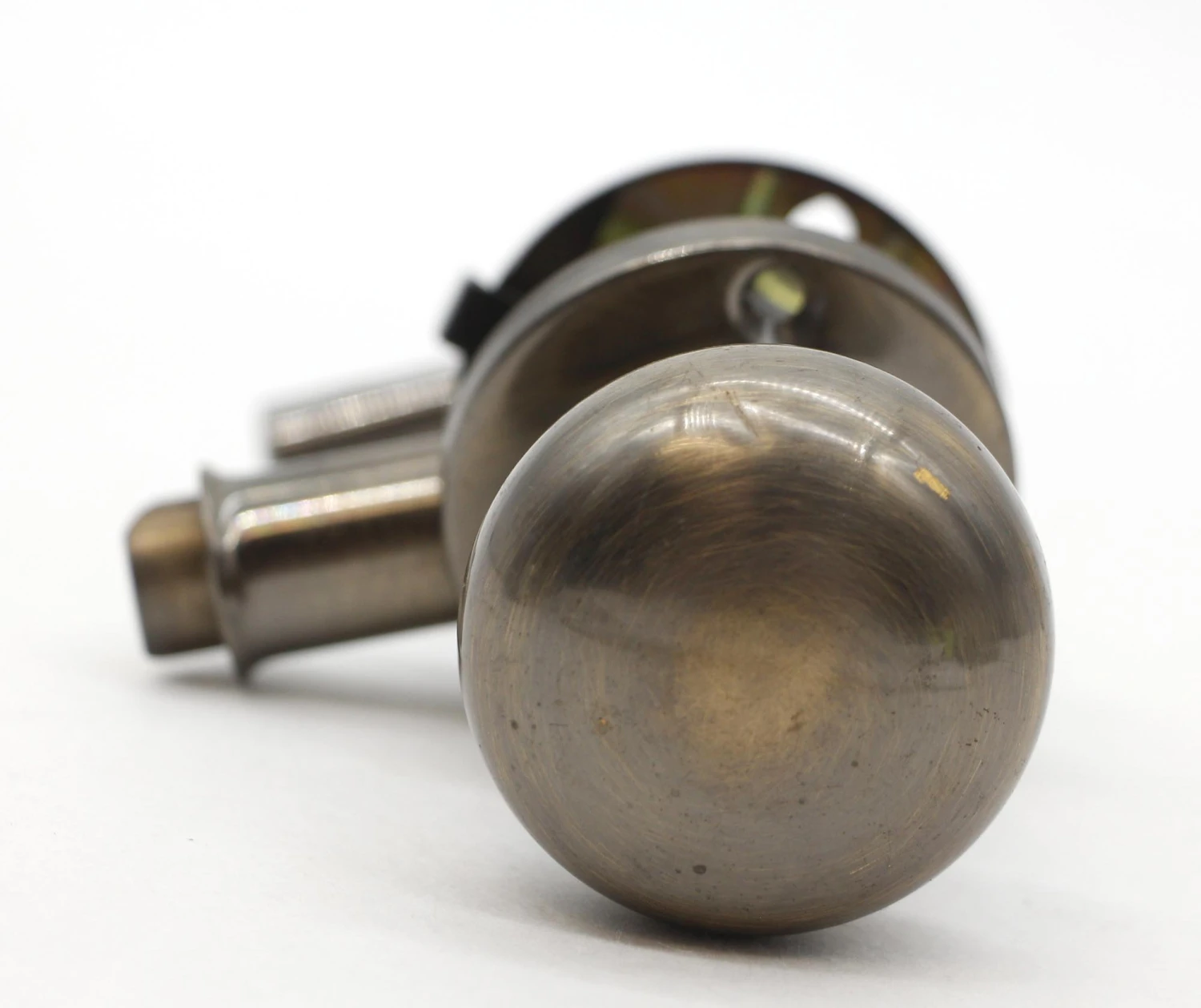 Antique Brushed Brass Petite Screen Door Knob Passage Set 6 Antique Brushed Brass Petite Screen Door Knob Passage Set - Image 4