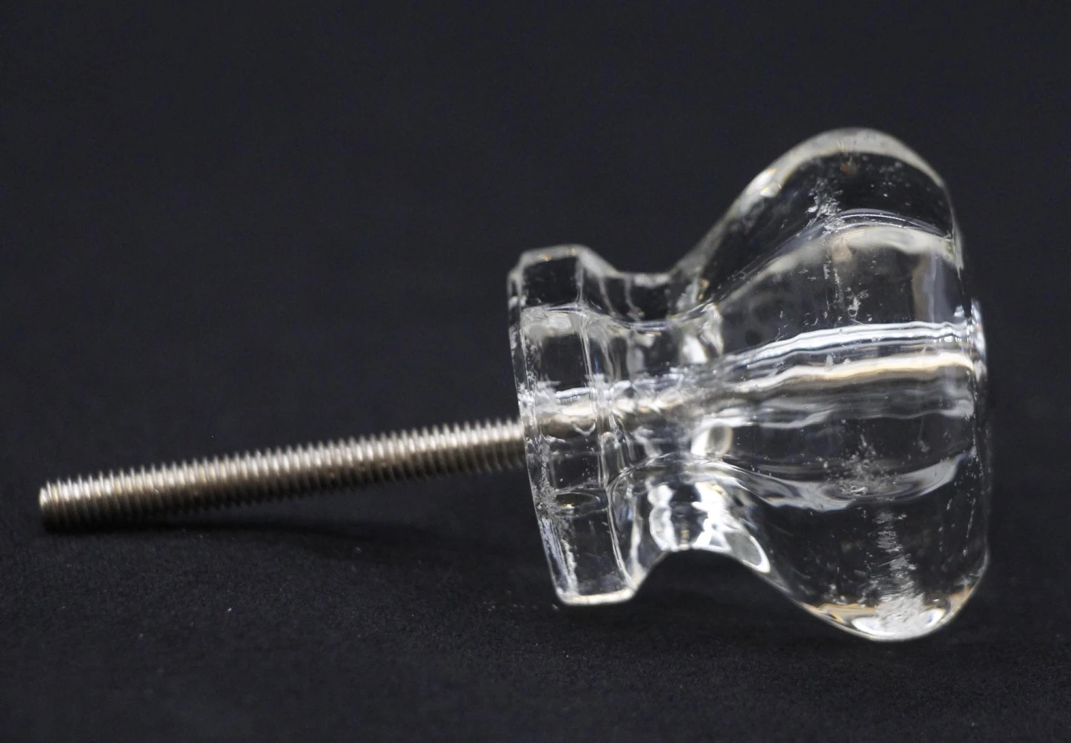 Set Of 4 Vintage 1.5 In. Hexagon Clear Glass Cabinet Drawer Knobs 8 Set Of 4 Vintage 1.5 In. Hexagon Clear Glass Cabinet Drawer Knobs - Image 6