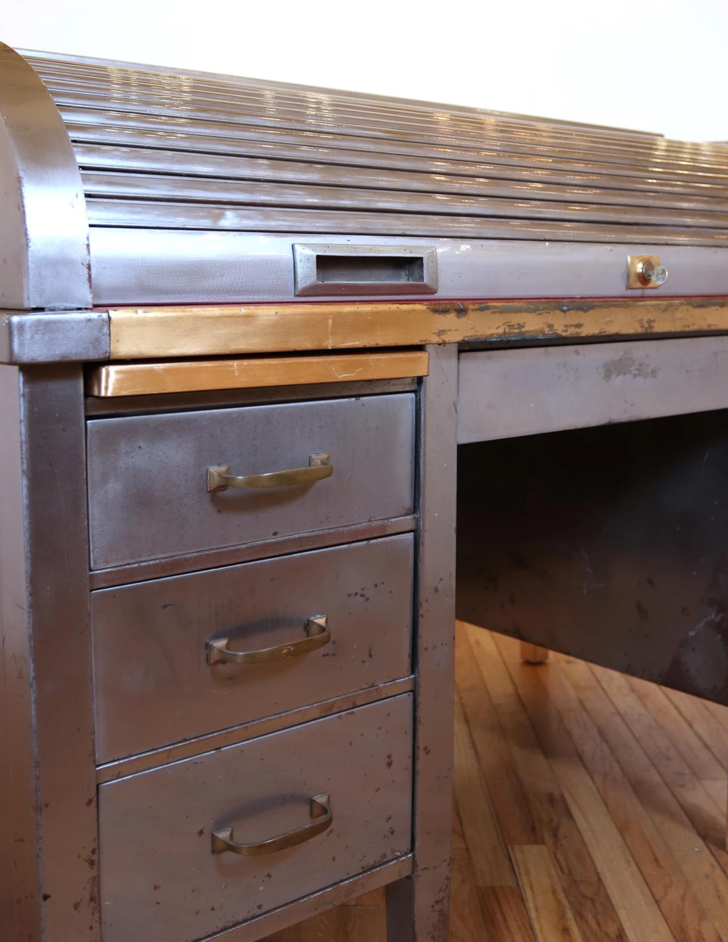 1930s Art Metal Co. Steel Roll Top Office Desk 8 1930s Art Metal Co. Steel Roll Top Office Desk - Image 6