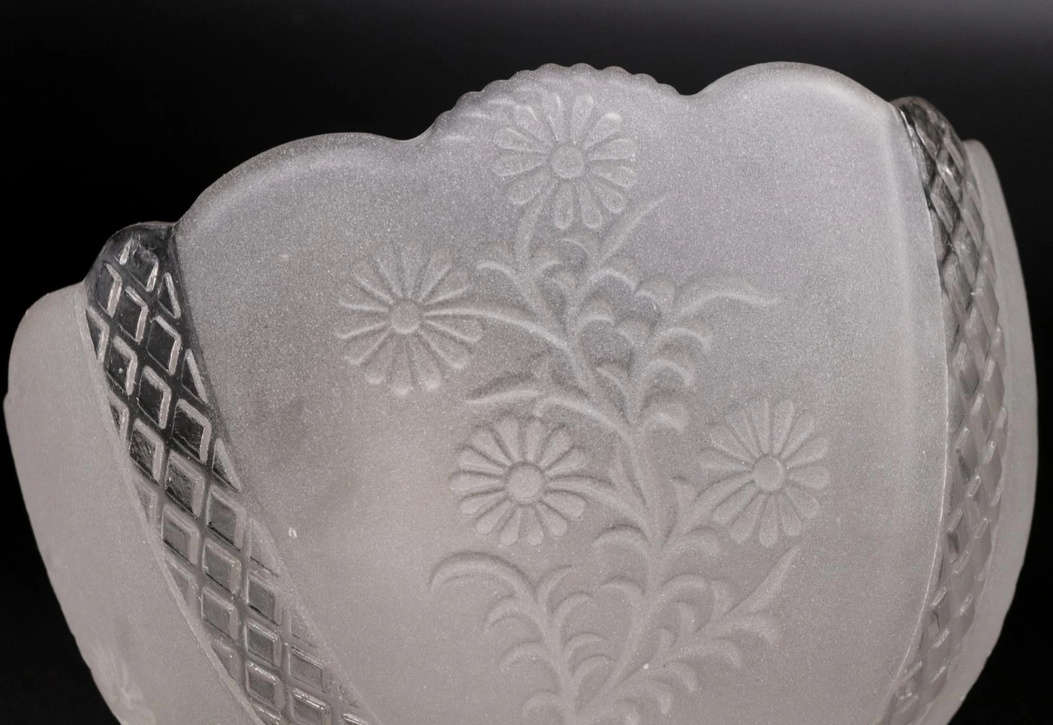 Vintage Frosted Floral Glass Gas Lamp Replacement Shade 9 Vintage Frosted Floral Glass Gas Lamp Replacement Shade - Image 7