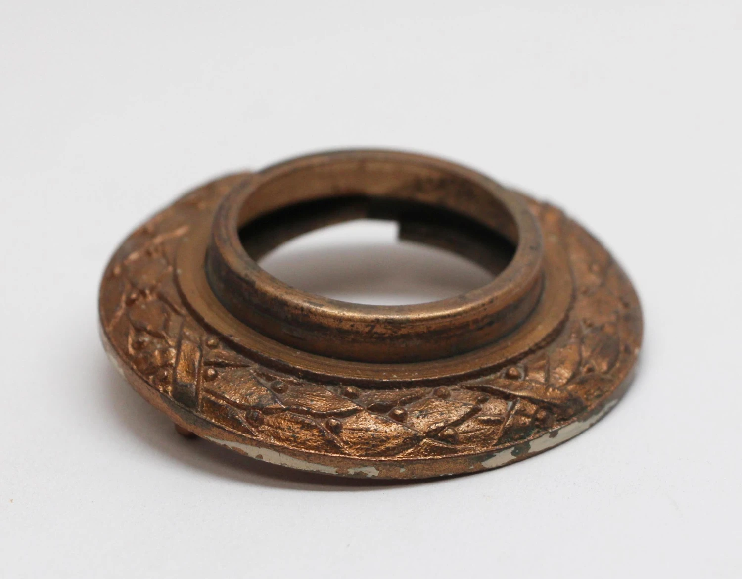 Bronze Sargent Wreath Lock Surrounds 4 Bronze Sargent Wreath Lock Surrounds - Image 2