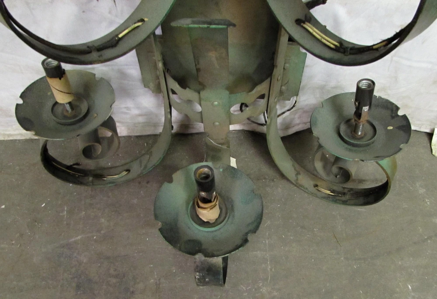 Antique Arts & Crafts 5 Arm Iron Wall Sconce 5 Antique Arts & Crafts 5 Arm Iron Wall Sconce - Image 3