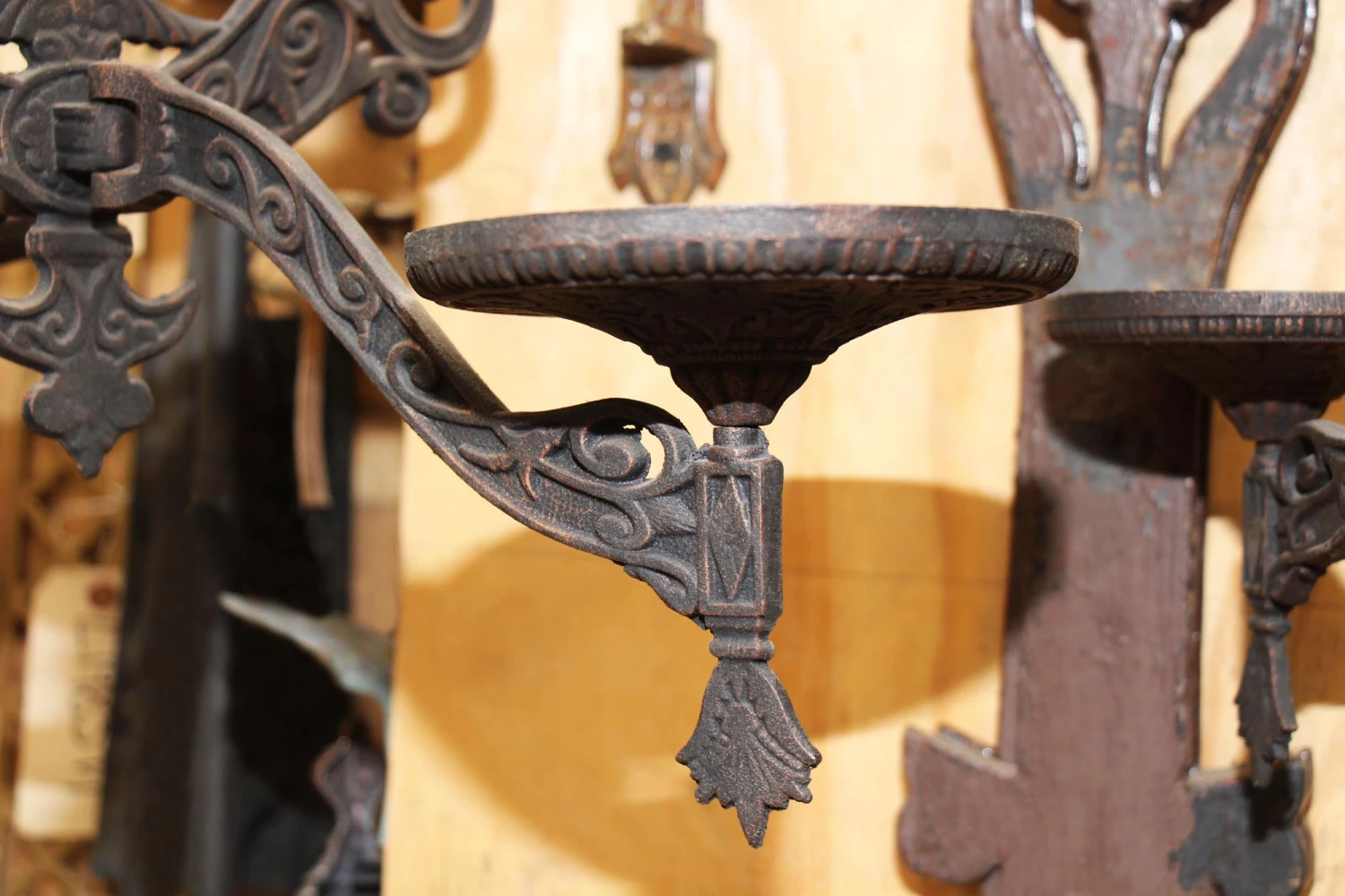 Antique Victorian Cast Iron Kerosene Lamp Holder 4 Antique Victorian Cast Iron Kerosene Lamp Holder - Image 2