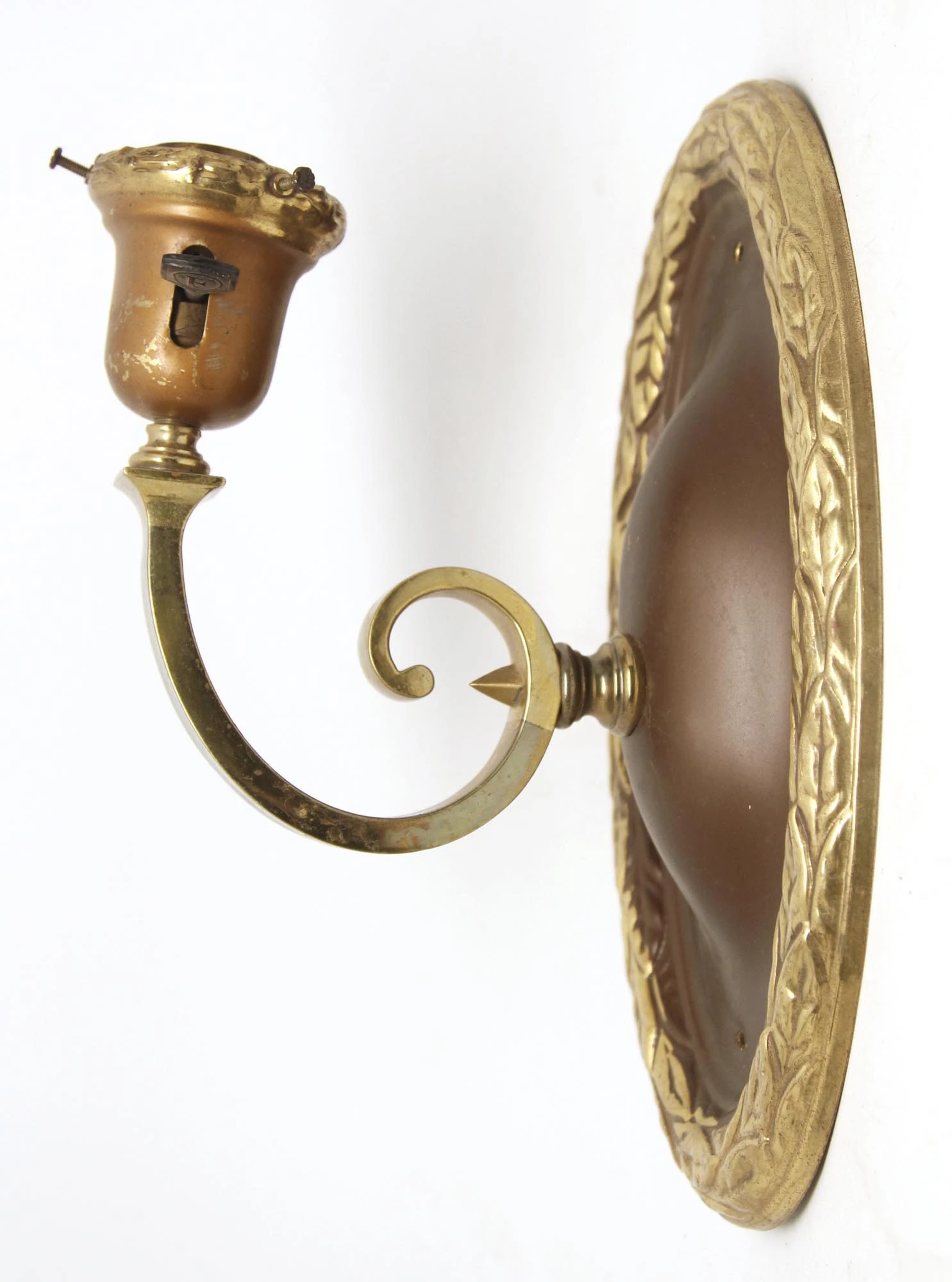 Antique Traditional 1 Arm Wall Sconce 4 Antique Traditional 1 Arm Wall Sconce - Image 2