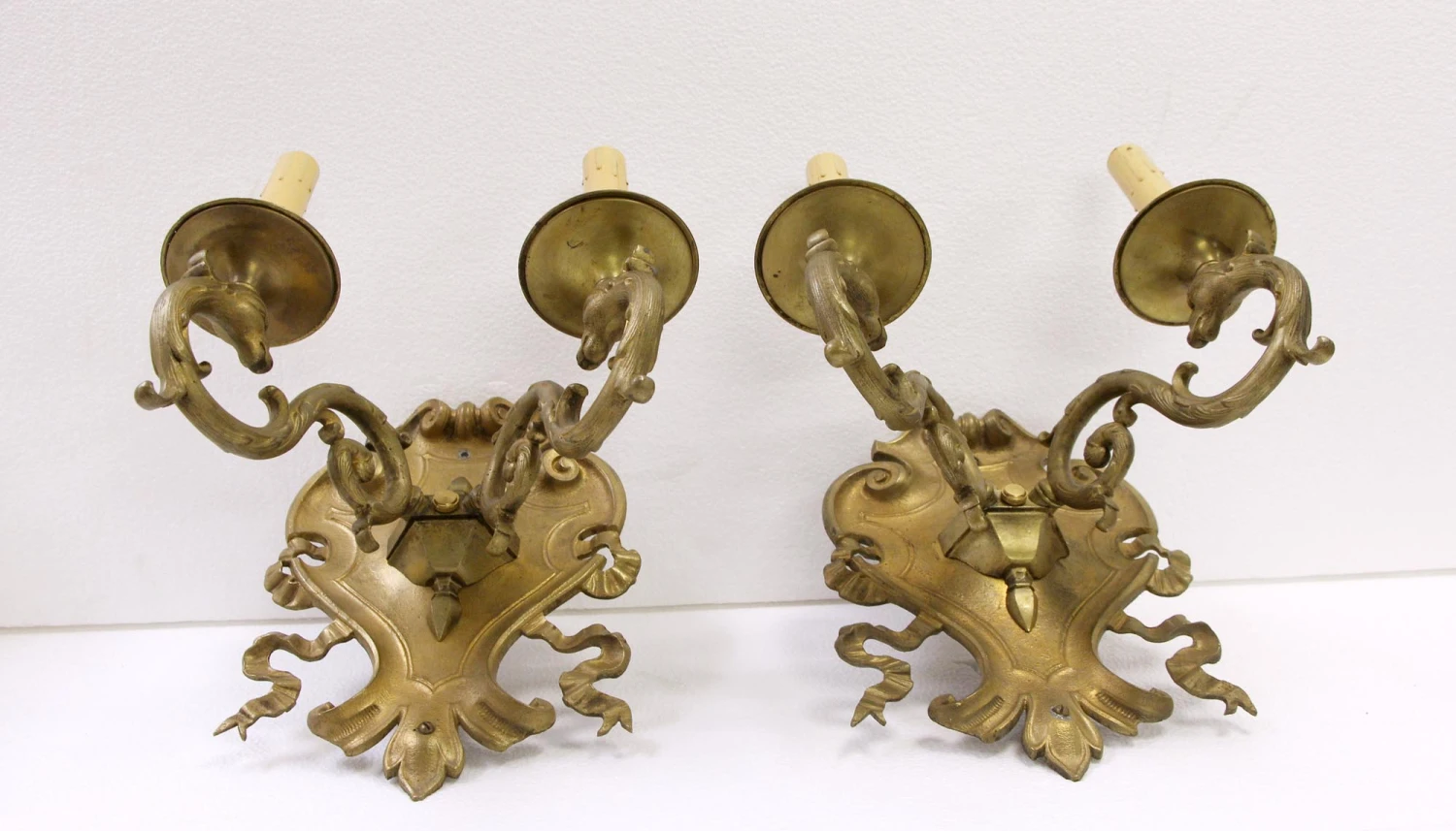 Set Of Six French Regency Cast Bronze Serpentine Sconces 4 Set Of Six French Regency Cast Bronze Serpentine Sconces - Image 2