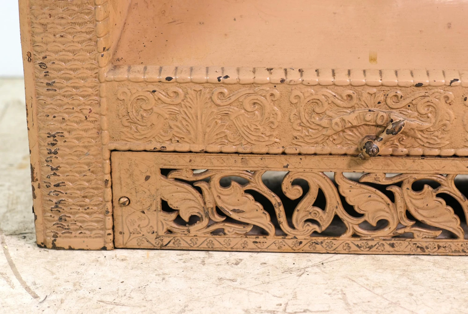 19th Century Dawson Bros. Cast Iron Fireplace Insert 5 19th Century Dawson Bros. Cast Iron Fireplace Insert - Image 3