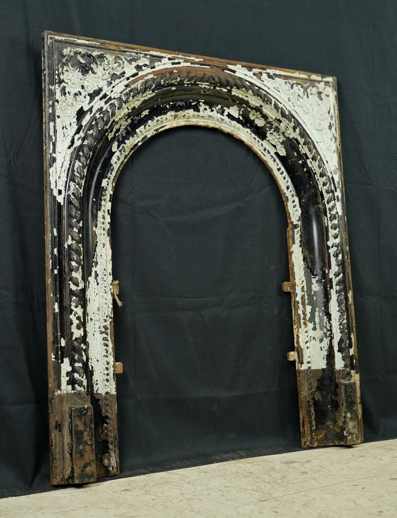 Antique Victorian Black Cast Iron Arched Fireplace Insert Surround 5 Antique Victorian Black Cast Iron Arched Fireplace Insert Surround - Image 3