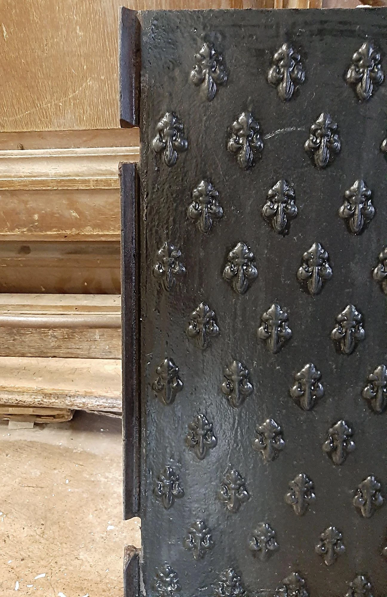 Fleur De Lis Center Piece Fire Back 27 X 24.375 4 Fleur De Lis Center Piece Fire Back 27 X 24.375 - Image 2