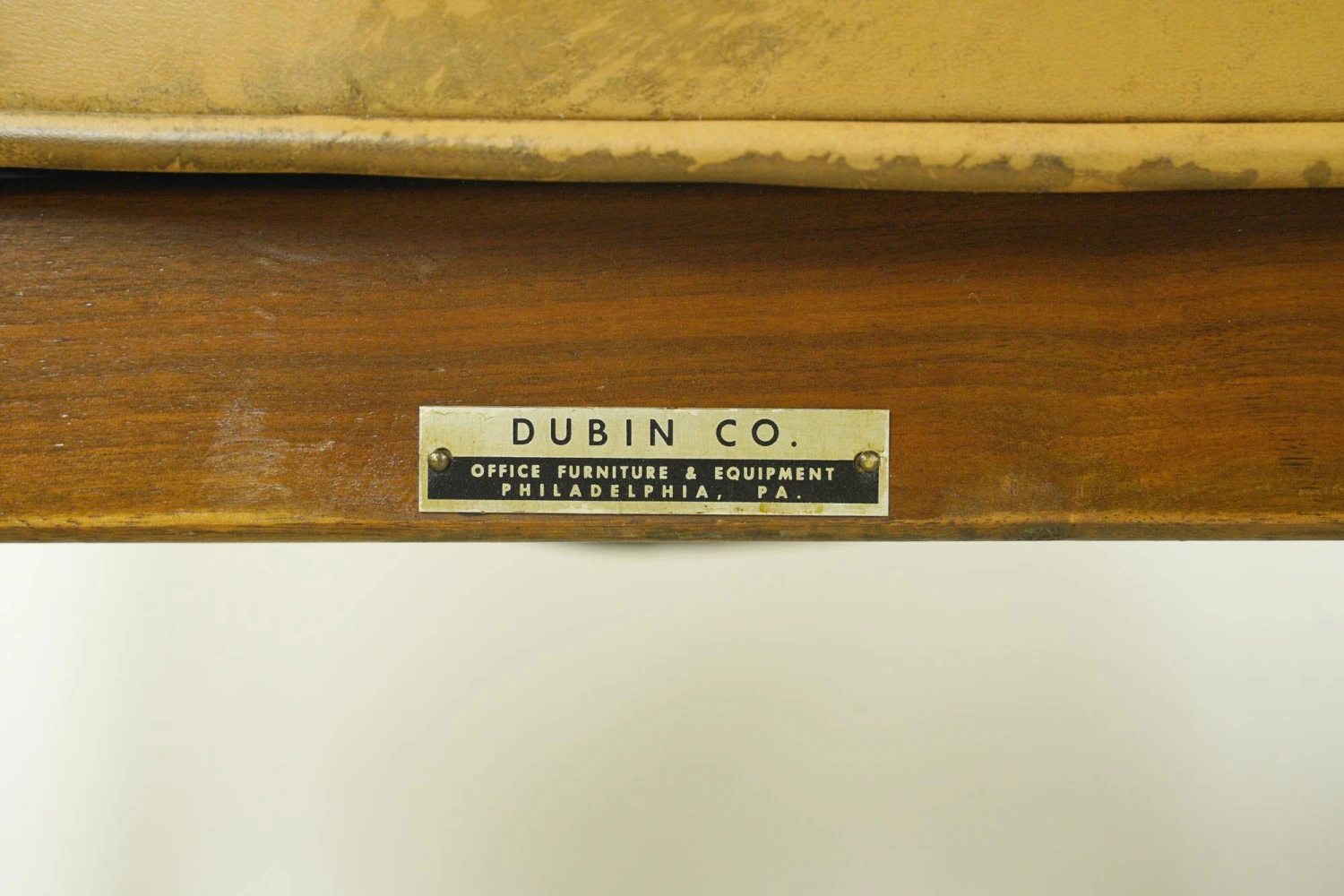 Pair Of Mid Century Dubin Chestnut Brown Leather Armchairs 5 Pair Of Mid Century Dubin Chestnut Brown Leather Armchairs - Image 3