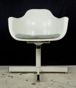 Vintage Mid Century Fiberglass Bucket Swivel Chair 14 Vintage Mid Century Fiberglass Bucket Swivel Chair -OGT Sale Store seating q283073