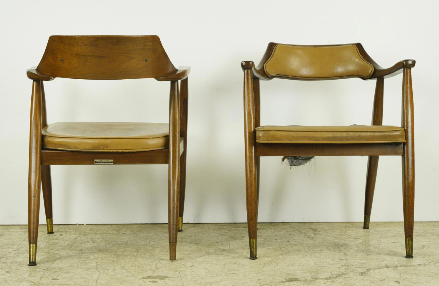 Pair Of Mid Century Dubin Chestnut Brown Leather Armchairs 4 Pair Of Mid Century Dubin Chestnut Brown Leather Armchairs - Image 2