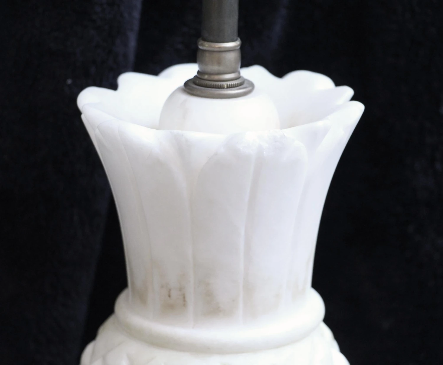 White Pineapple Art Deco 2 Bulb Table Lamp 5 White Pineapple Art Deco 2 Bulb Table Lamp - Image 3