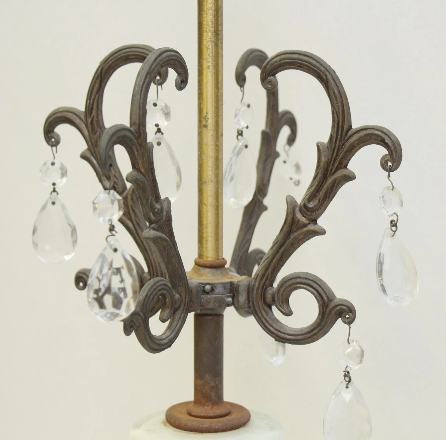 Vintage White Floral Crystal & Glass Table Lamp 5 Vintage White Floral Crystal & Glass Table Lamp - Image 3