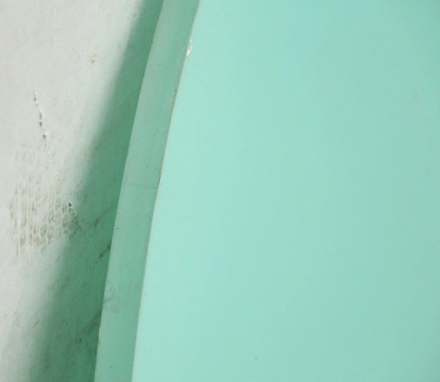 Sea Foam Green Plastic Round Table Top 4 Sea Foam Green Plastic Round Table Top - Image 2