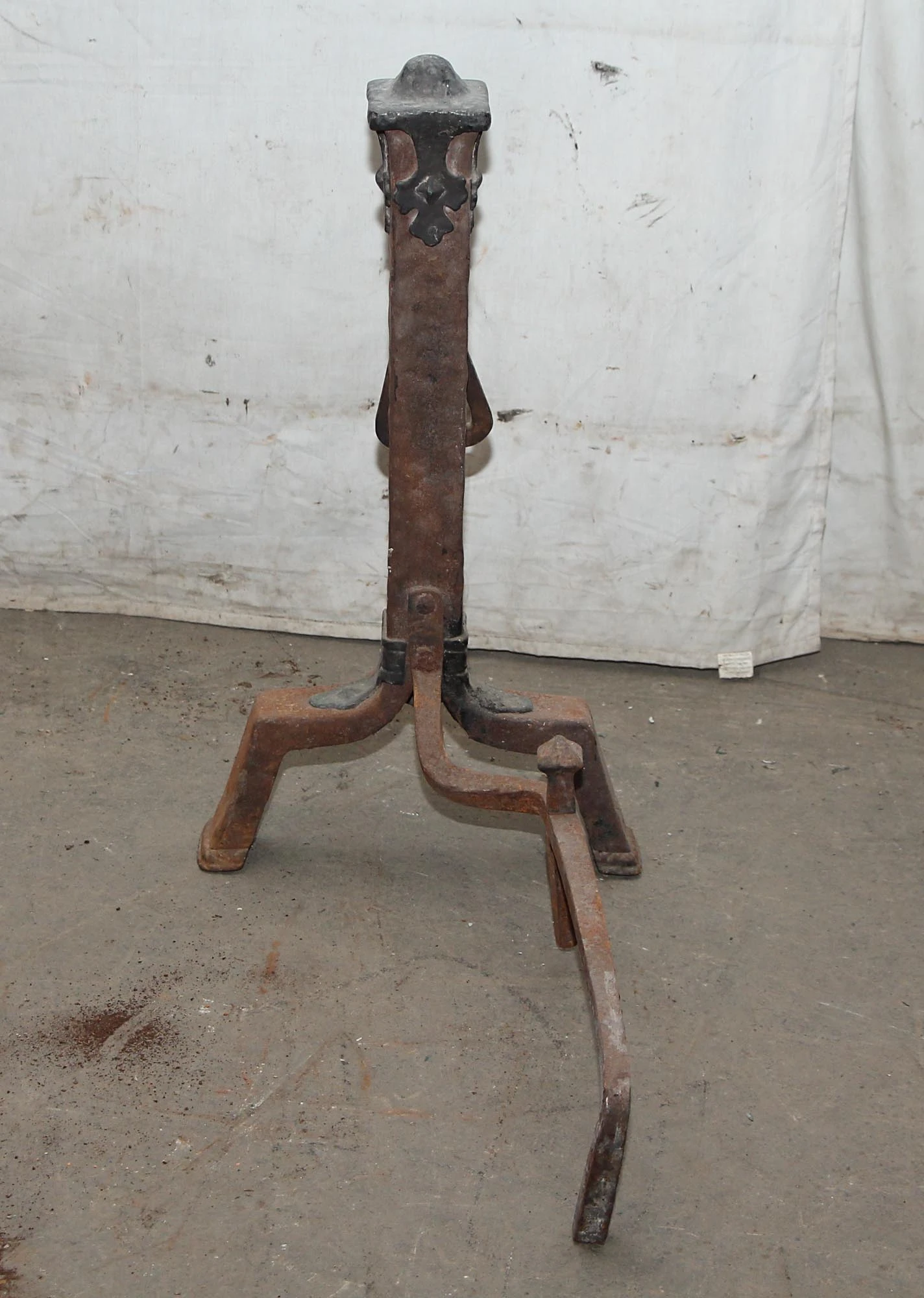 Single Hammered Andiron 9 Single Hammered Andiron - Image 7