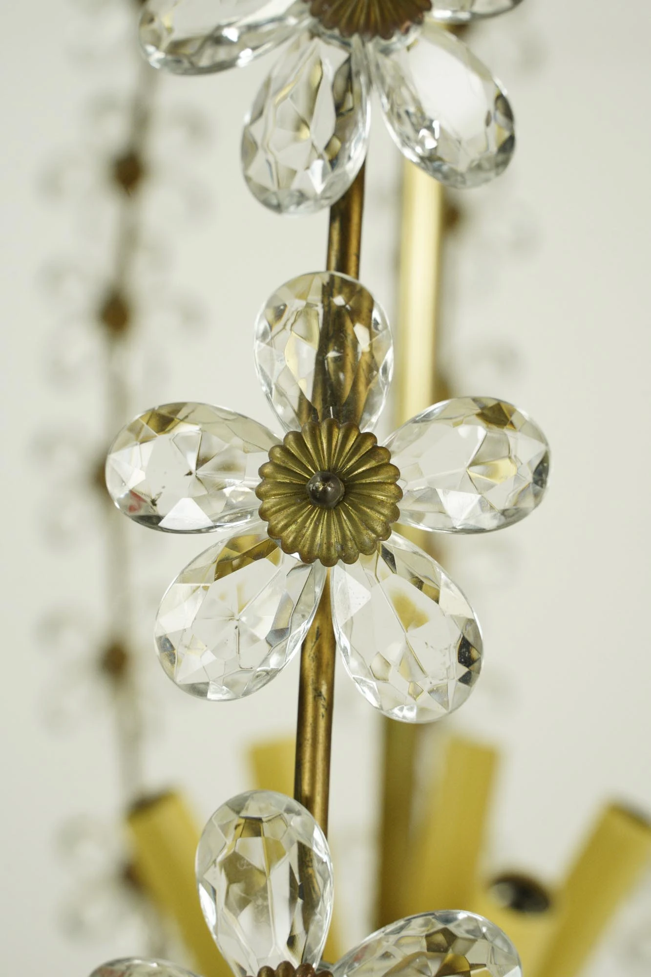 Bagues Style Lilly Glass Ball Pendant Light 5 Bagues Style Lilly Glass Ball Pendant Light - Image 3