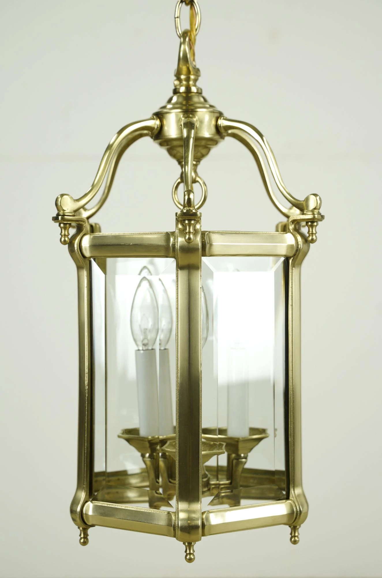 Regency Hexagonal Polished Brass Beveled Glass Lantern Pendant Light 5 Regency Hexagonal Polished Brass Beveled Glass Lantern Pendant Light - Image 3
