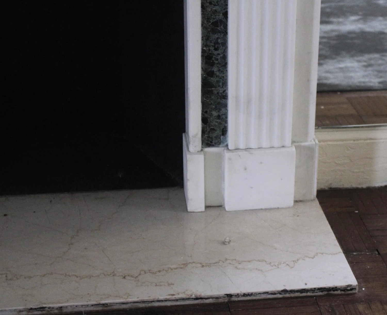 Waldorf Astoria English Regency White & Green Marble Mantel 12 Waldorf Astoria English Regency White & Green Marble Mantel - Image 10