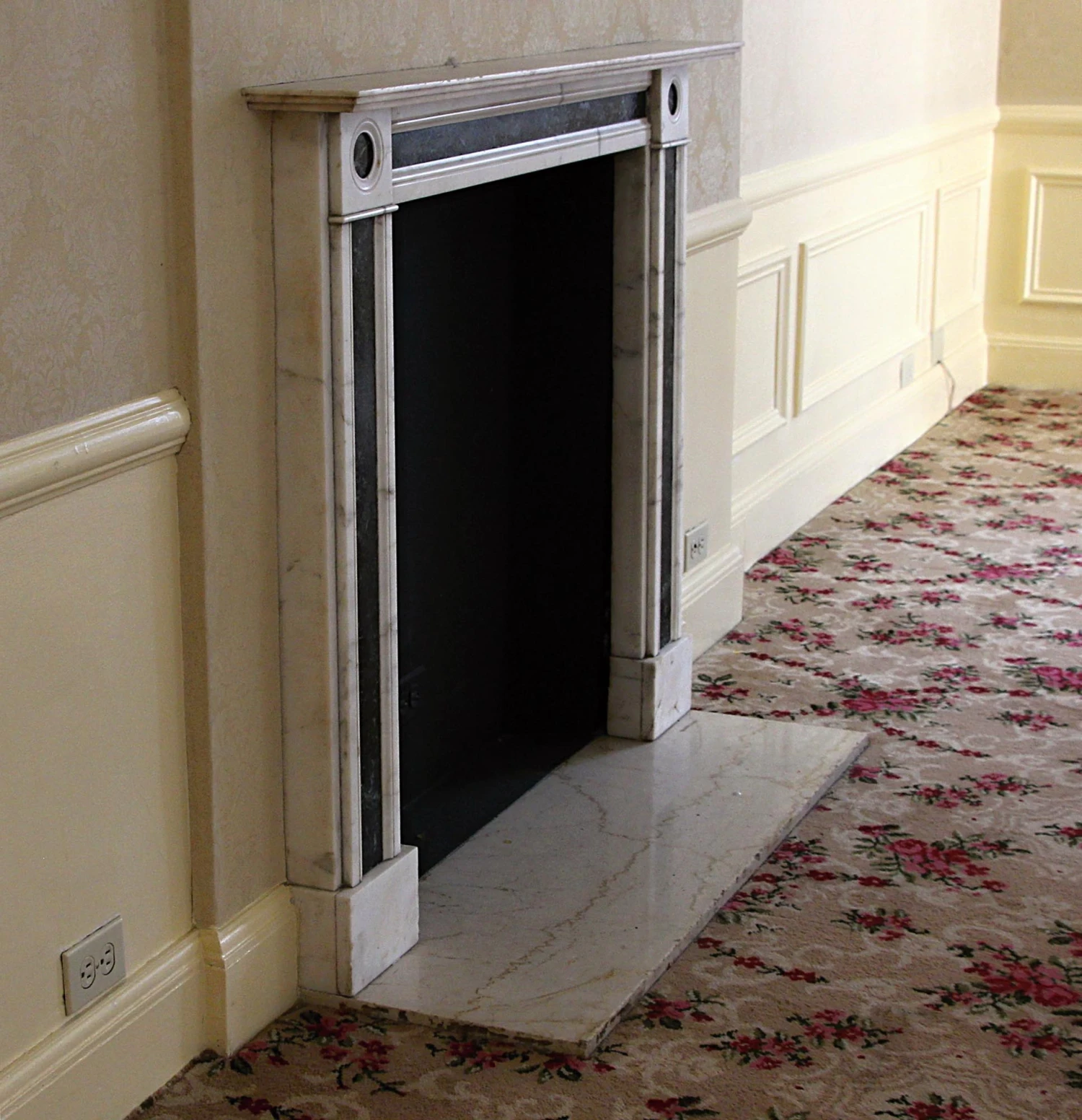 Waldorf Astoria White And Verde Antico Marble Mantel 6 Waldorf Astoria White And Verde Antico Marble Mantel - Image 4