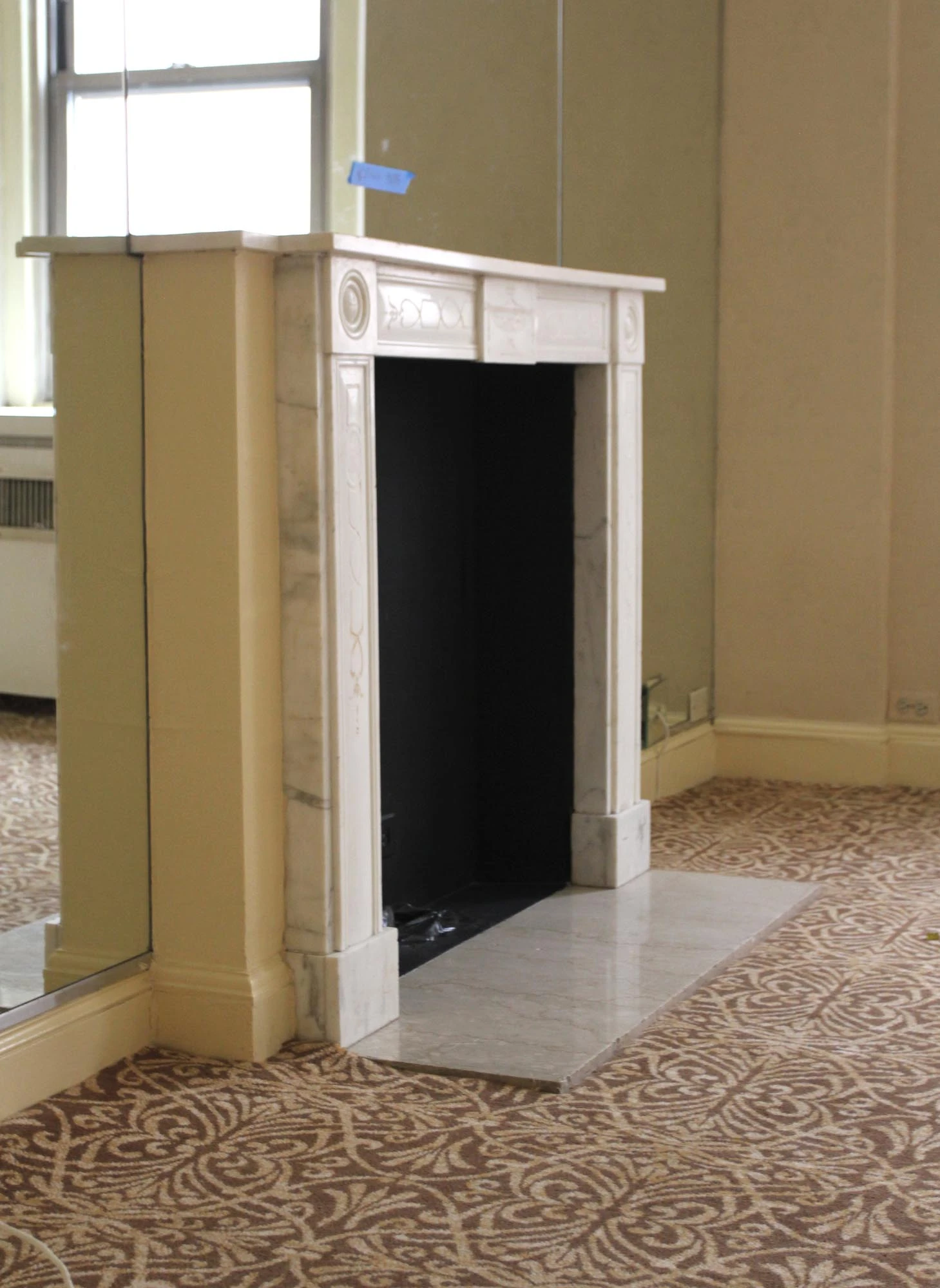 Waldorf Astoria 19th Century English Regency Marble Mantel 6 Waldorf Astoria 19th Century English Regency Marble Mantel - Image 4