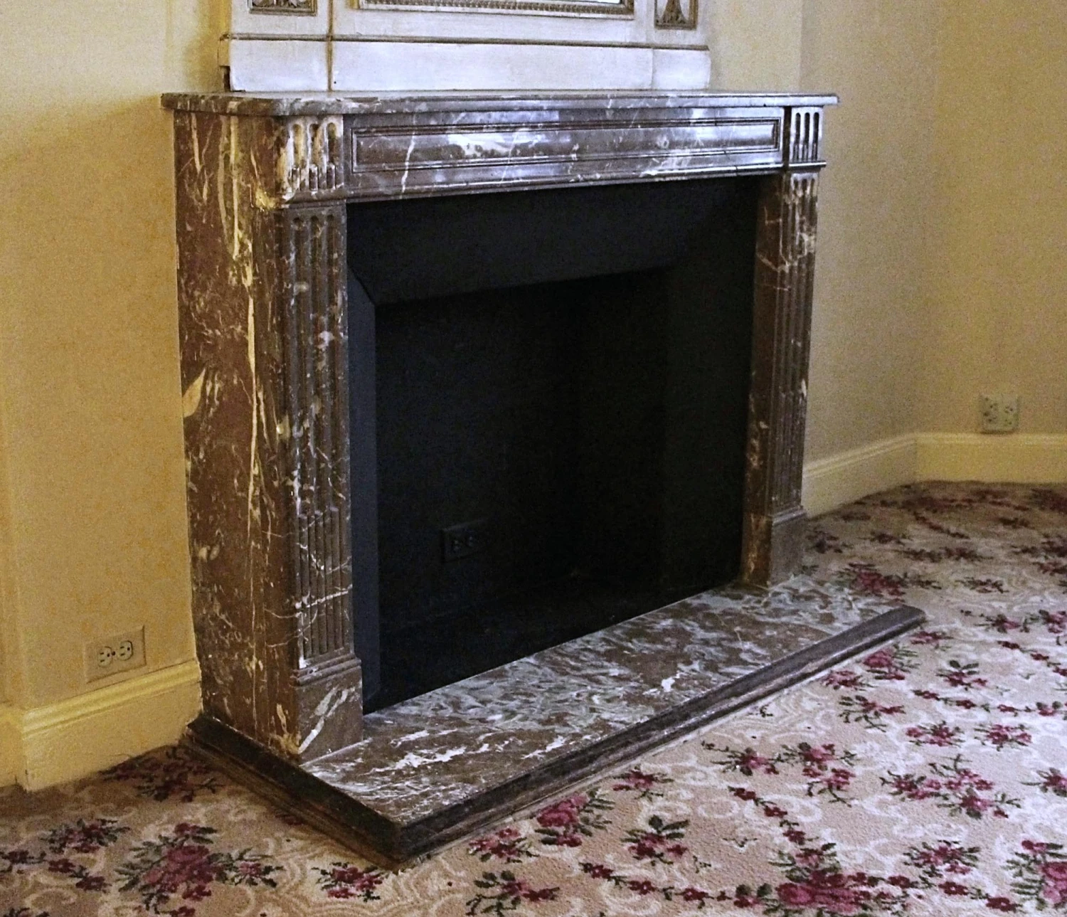 Waldorf Astoria Rouge Royal Louis XVI Regency Marble Mantel 6 Waldorf Astoria Rouge Royal Louis XVI Regency Marble Mantel - Image 4