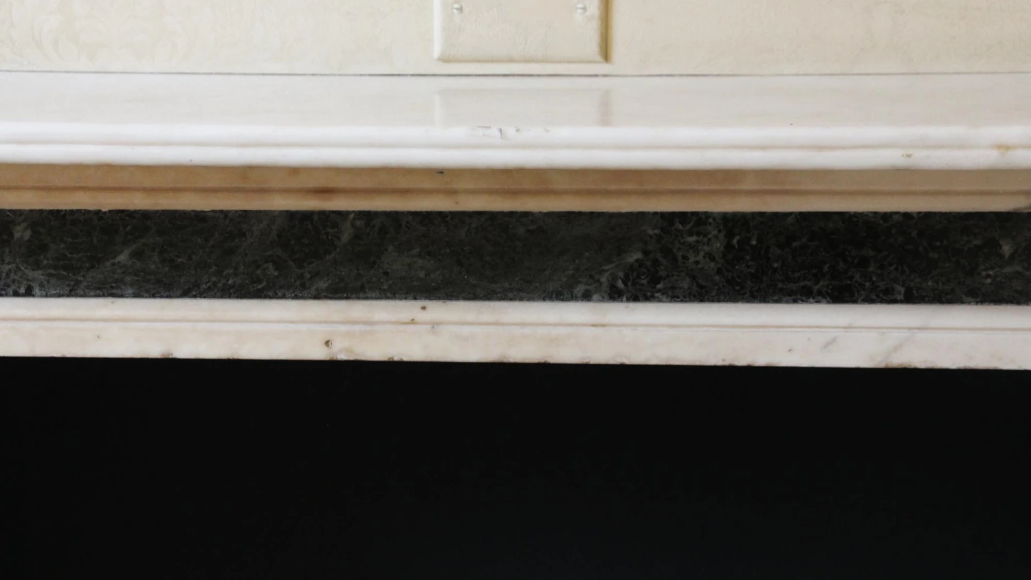 Waldorf Astoria Green & White Marble Mantel 10 Waldorf Astoria Green & White Marble Mantel - Image 8