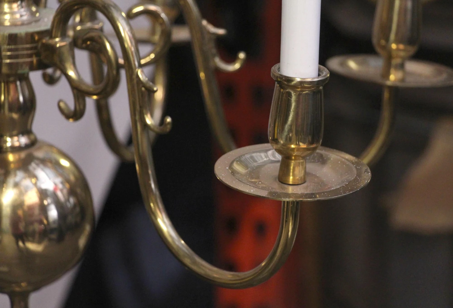 Waldorf Astoria Polished Cast Brass 6 Arm Traditional Chandelier 7 Waldorf Astoria Polished Cast Brass 6 Arm Traditional Chandelier - Image 5